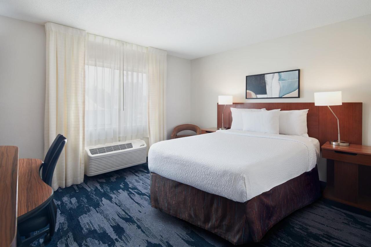 Fairfield Inn Хантсвилл Экстерьер фото